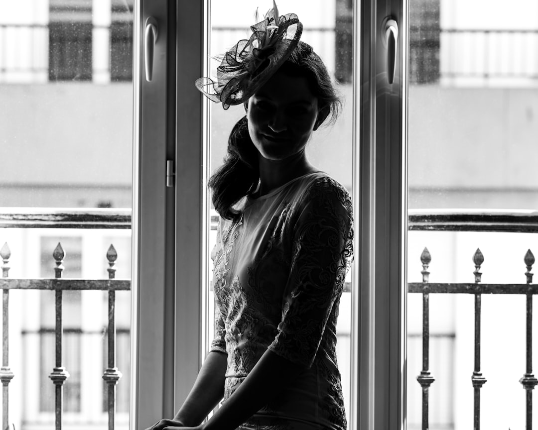 Photo black lace dress